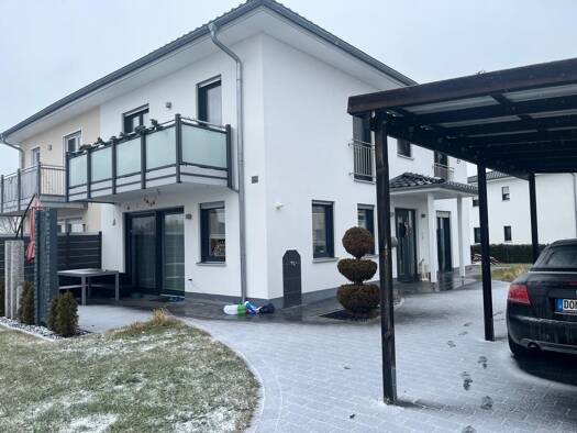Doppelhaushälfte zur Miete 1.350 € 4,5 Zimmer 145 m² 526 m² Grundstück frei ab 01.03.2026 Möttingen 86753