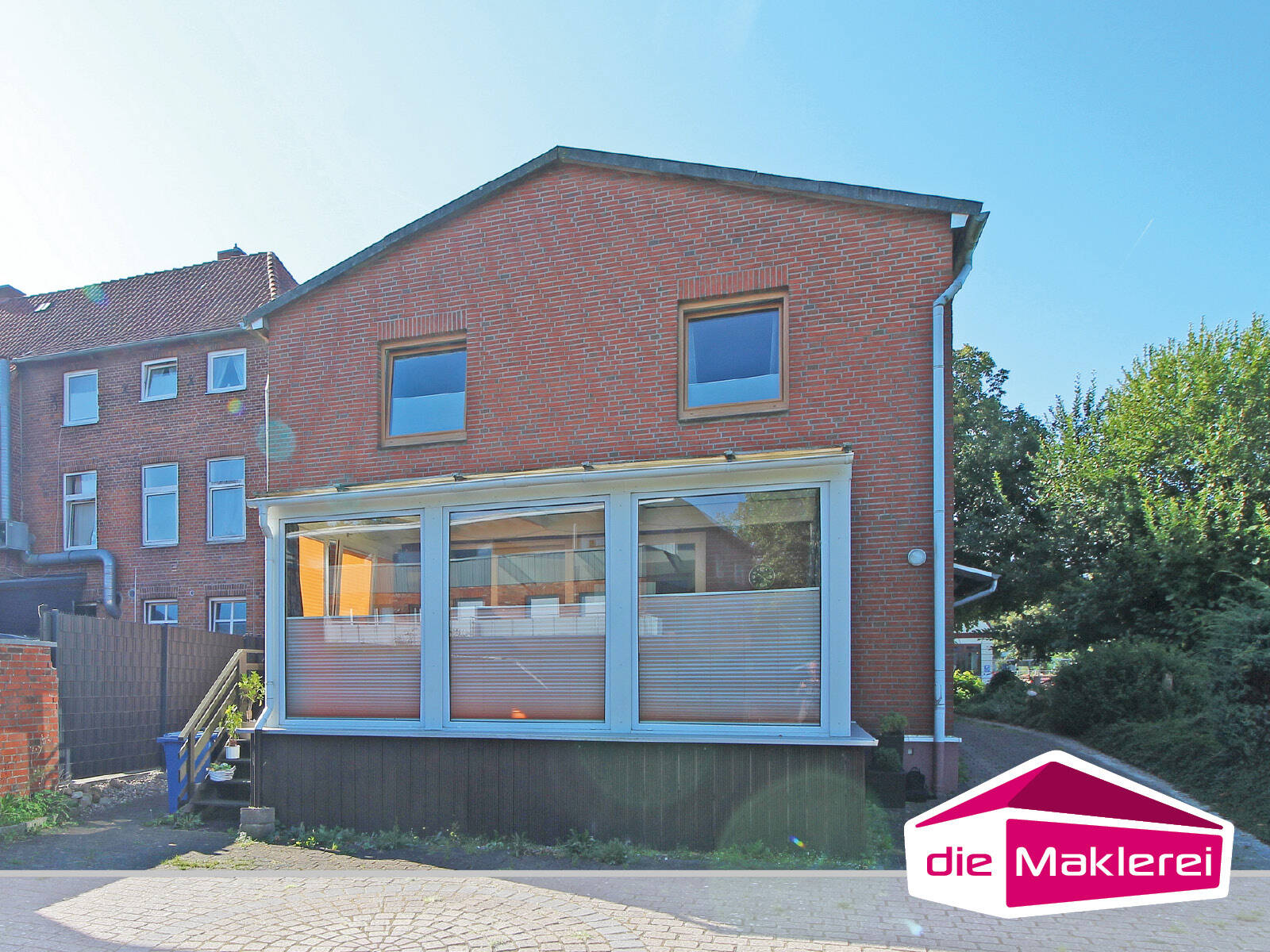 Doppelhaushälfte zum Kauf 299.000 € 6 Zimmer 156 m²<br/>Wohnfläche 325 m²<br/>Grundstück Bad Segeberg 23795