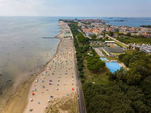 Hotel zum Kauf 1.400.000 € 22 Zimmer 59 Betten 400 m² Grundstück Grado 34073