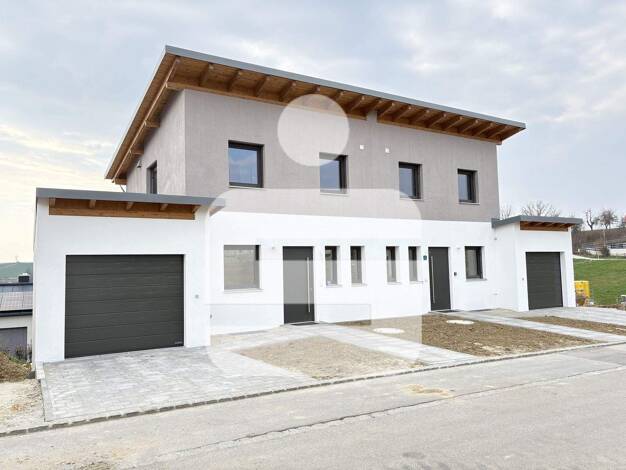 Doppelhaushälfte zum Kauf provisionsfrei 549.000 € 4 Zimmer 140,9 m² 255 m² Grundstück Neuburg Neuburg a.Inn 94127