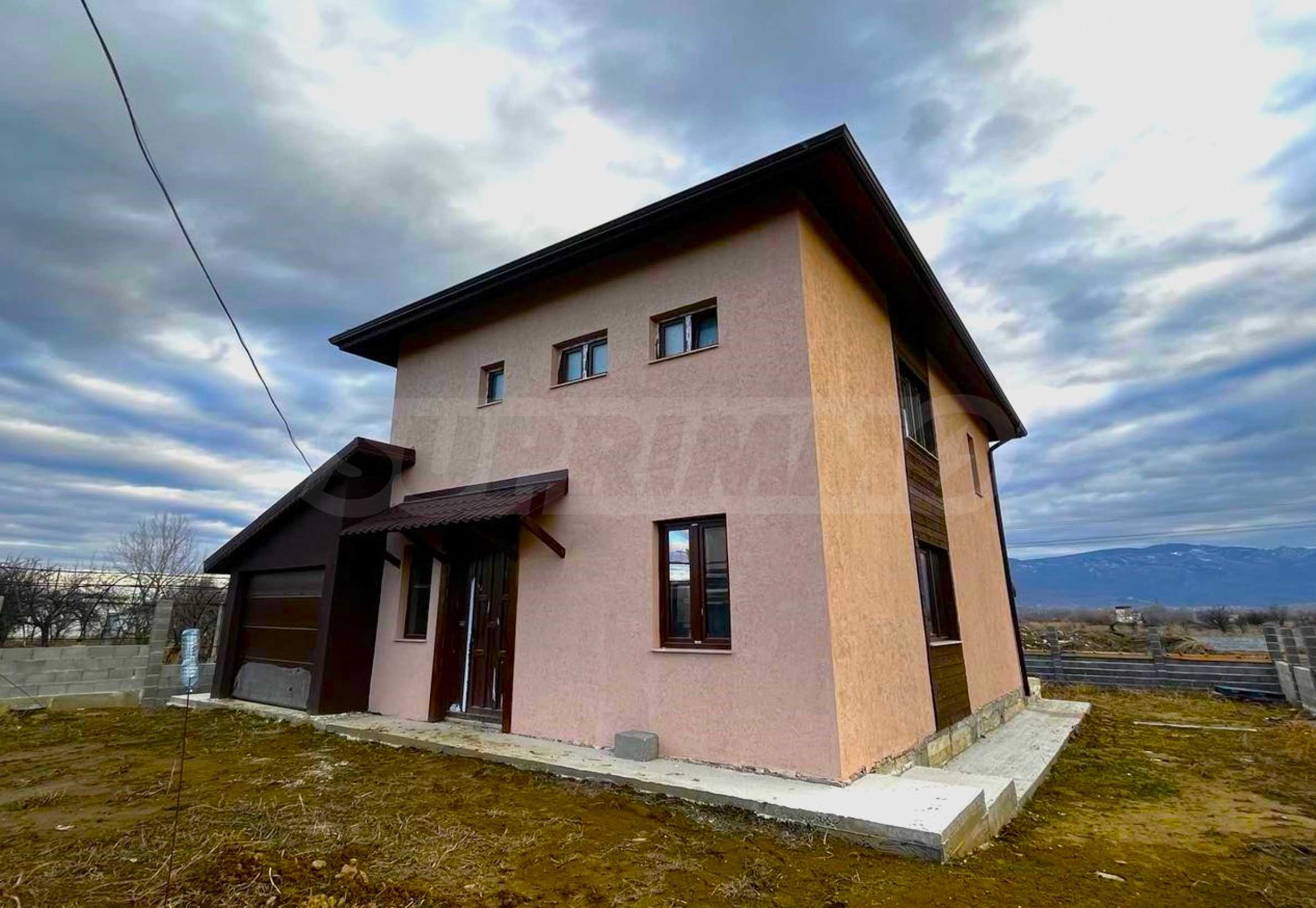 Reihenmittelhaus zum Kauf 220.000 € 6 Zimmer 240 m²<br/>Wohnfläche Stamboliyski