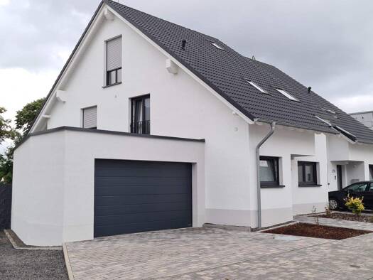 Doppelhaushälfte zum Kauf provisionsfrei 560.000 € 6 Zimmer 185 m² 358 m² Grundstück Homburg 66424