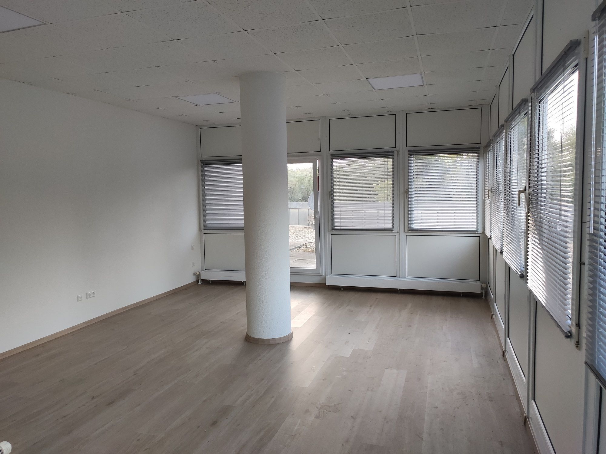 Wohnung zur Miete 390 € 1 Zimmer 60,2 m²<br/>Wohnfläche 1.<br/>Geschoss 01.03.2025<br/>Verfügbarkeit Leipziger Straße 19 Grana Grana 06712