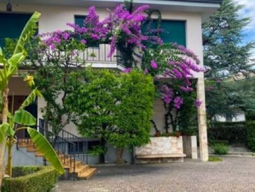 Villa zum Kauf 8 Zimmer 350 m² frei ab sofort Gargnano