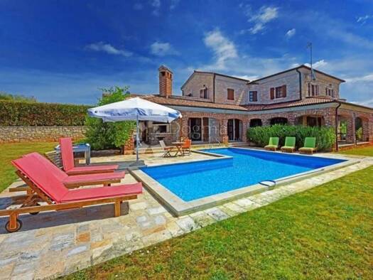 Haus zum Kauf 745.000 € 6 Zimmer 246 m² Heraki, Sveti Lovrec Sveti Lovrec