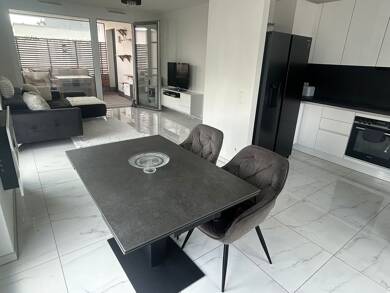 Penthouse zur Miete 1.600 € 3 Zimmer 95,2 m² Geschoss 4/4 frei ab 15.09.2025 Schillerschule 63 Singen (Hohentwiel) 78224