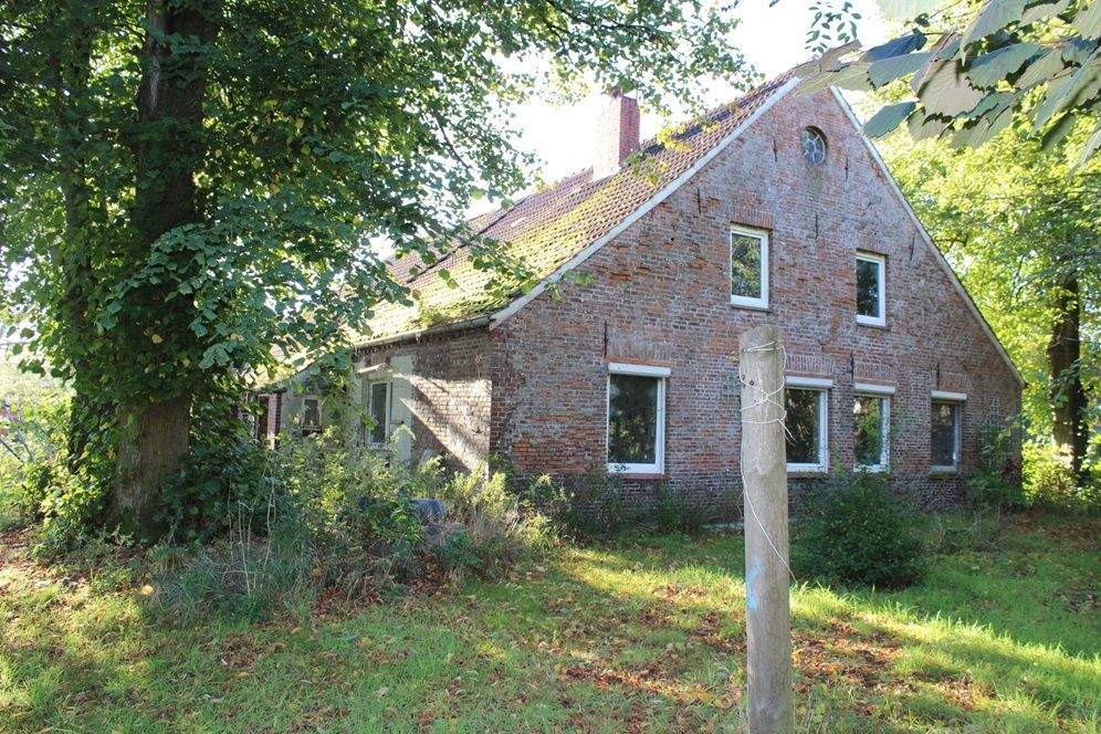 Immobilie in Esens - Nr.: 1530 renov.-bedürftige, gediegene Landstelle in Mamburg  - Bild 0