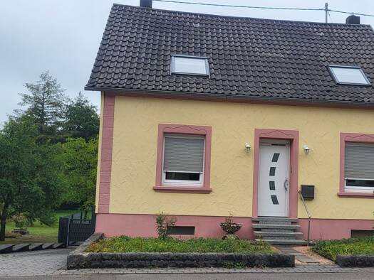 Doppelhaushälfte zum Kauf provisionsfrei 235.000 € 5 Zimmer 120 m² 700 m² Grundstück frei ab sofort Honzrath Beckingen 66701