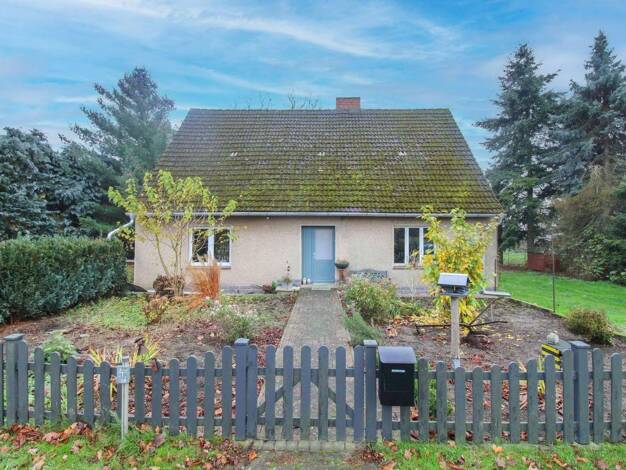 Sonstiges zum Kauf als Kapitalanlage geeignet 120.000 € 3 Zimmer 108 m² 3.172,1 m² Grundstück Schlieven Domsühl 19374