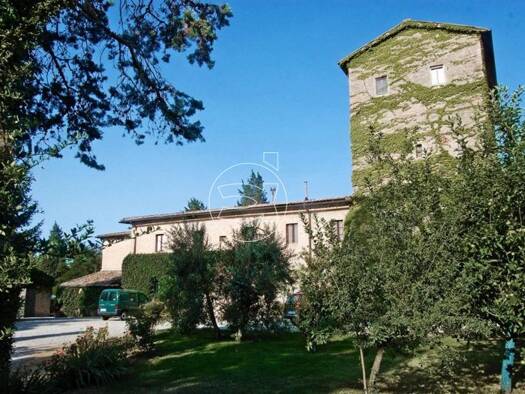 Einfamilienhaus zum Kauf 3.000.000 € 3 Zimmer 1.700 m² 70.000 m² Grundstück Siena