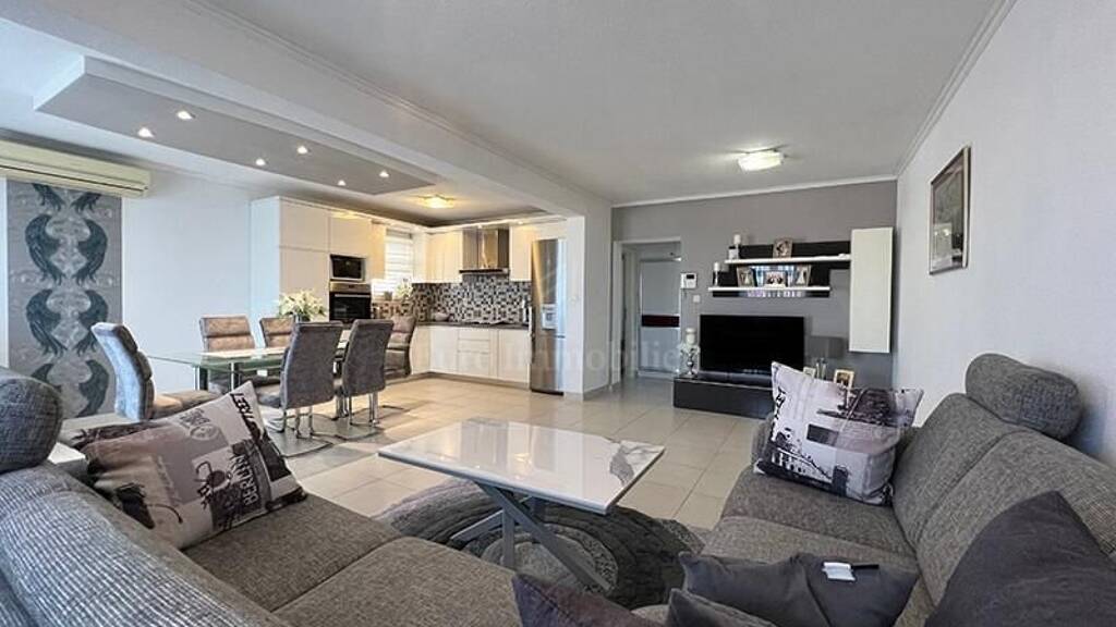 Wohnung zum Kauf 353.500 € 4 Zimmer 130 m² 2. Geschoss Makarska