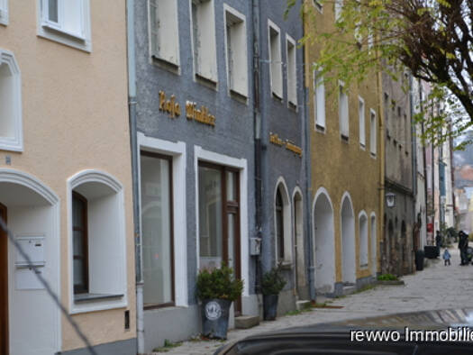 Haus zum Kauf 249.000 € 1 Zimmer 200 m² 290 m² Grundstück Burghausen 84489