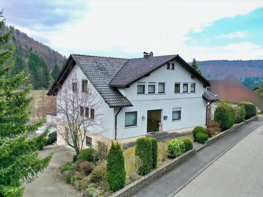 Einfamilienhaus zum Kauf 365.000 € 9 Zimmer 165 m² 985 m² Grundstück Pfeffingen Albstadt 72459