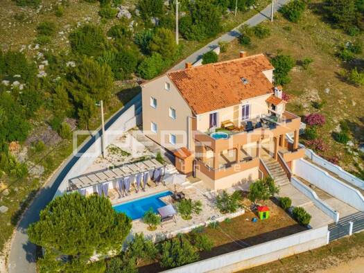 Einfamilienhaus zum Kauf 490.000 € 4 Zimmer 250 m² 530 m² Grundstück Obrovac 23450