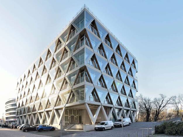 Bürofläche zur Miete - Erstbezug provisionsfrei 55 m² Bürofläche teilbar ab 13 m² Speditionstraße 2 Hafen Düsseldorf 40221