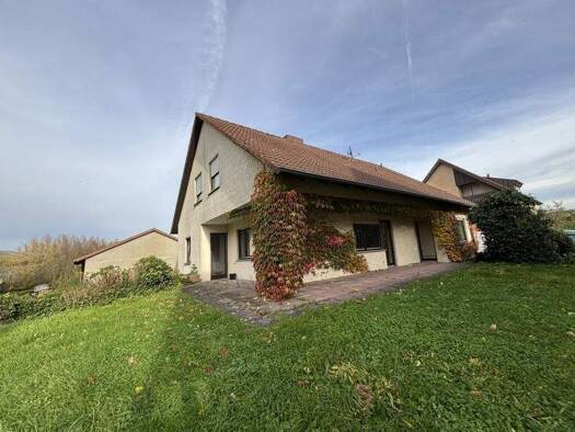 Einfamilienhaus zum Kauf 329.000 € 4 Zimmer 147 m² 633 m² Grundstück Neuses am Sand 97357