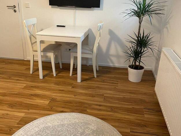 WG-Zimmer zur Miete auf Zeit 950 € 26 m² EG frei ab sofort Crailsheimer Straße 15 Zuffenhausen Zuffenhausen 70435