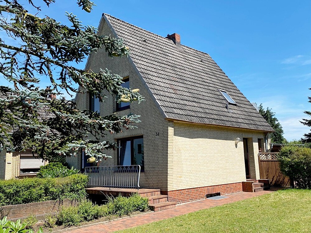 Einfamilienhaus zum Kauf 195.000 € 3,5 Zimmer 110 m²<br/>Wohnfläche 805 m²<br/>Grundstück Hohenaspe 25582