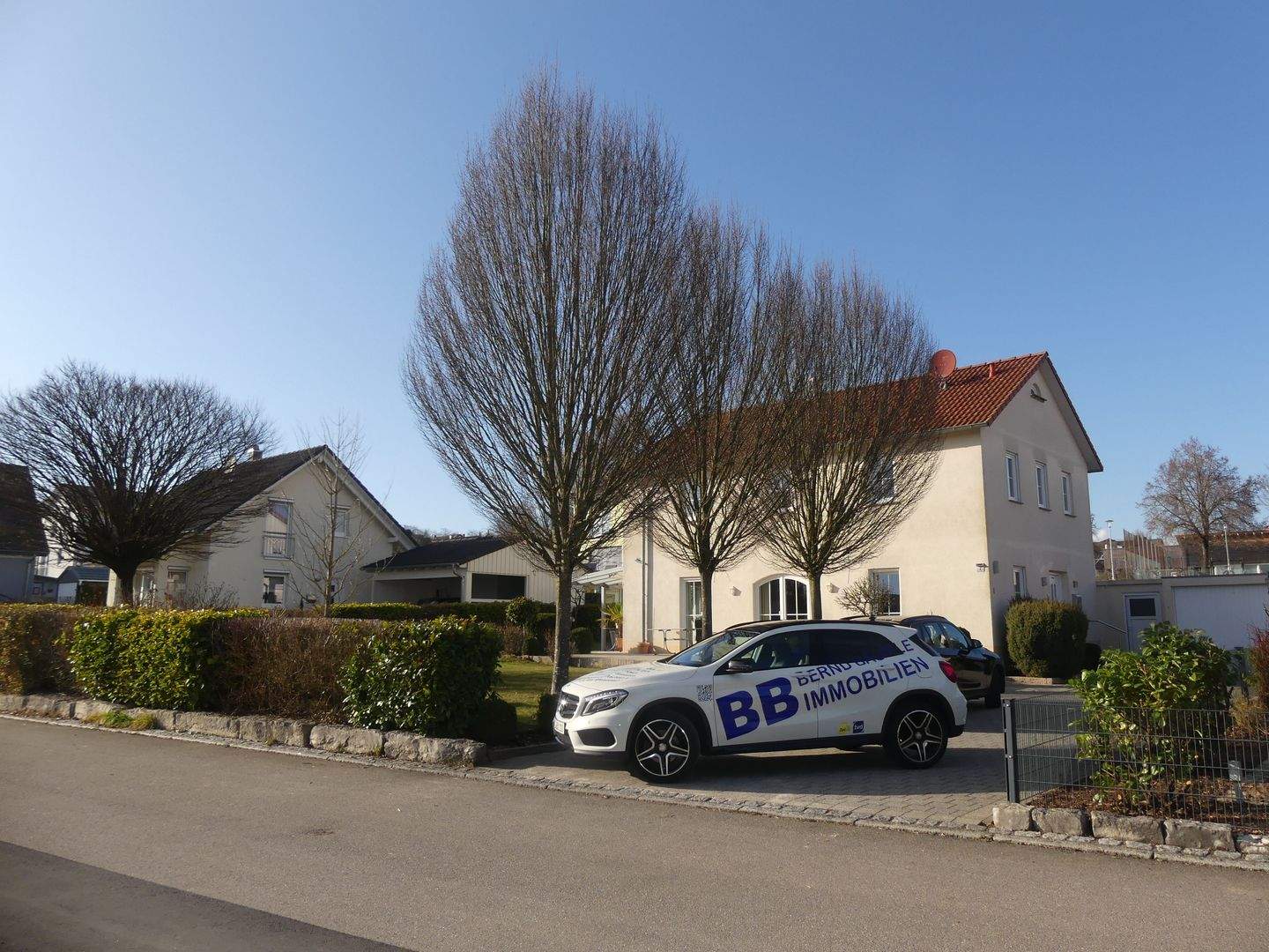 Immobilie in Inzigkofen - Reizende Familieninsel mit schönem Garten in sonniger Lage direkt in Inzigkofen. - Bild 0