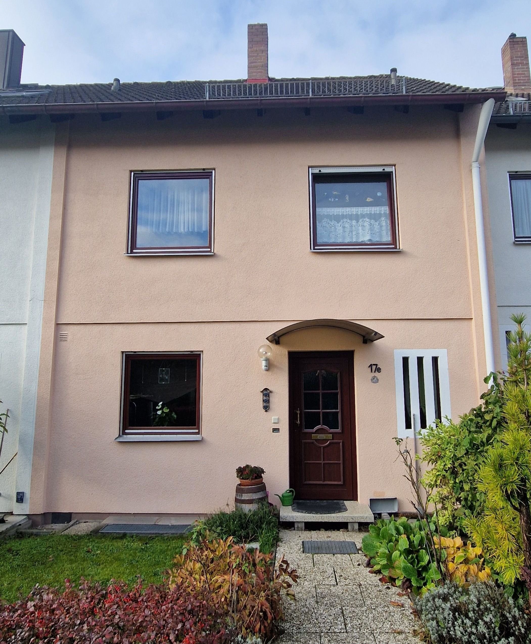 Reihenmittelhaus zum Kauf 440.000 € 5 Zimmer 127 m²<br/>Wohnfläche 183 m²<br/>Grundstück Veilchenweg 17e Stein Stein 90547