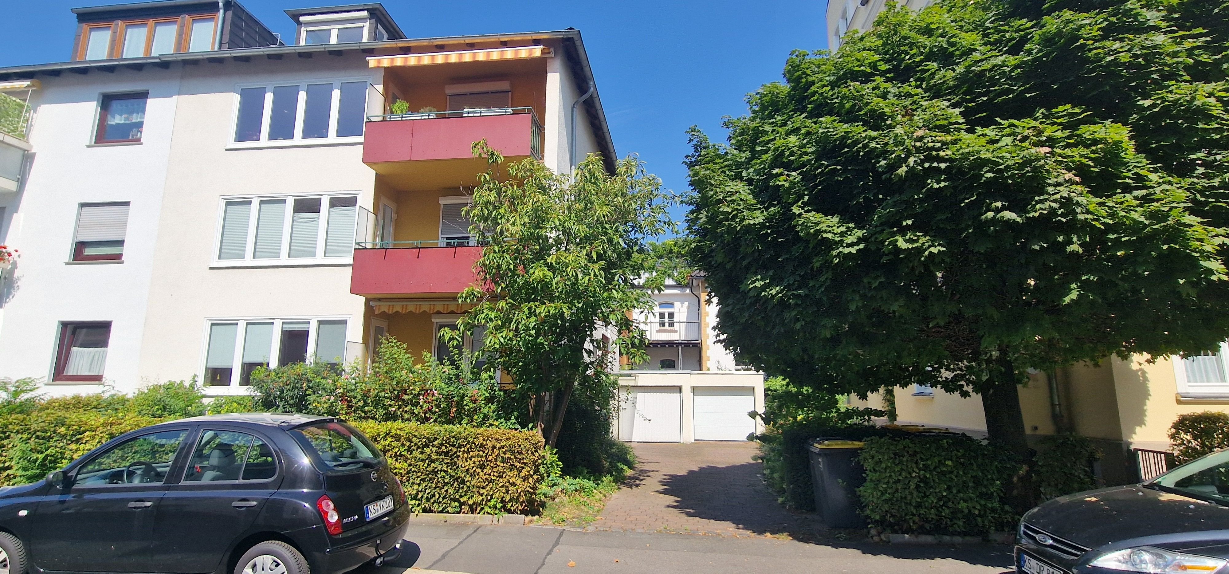 Mehrfamilienhaus zum Kauf 699.000 € 12 Zimmer 300 m²<br/>Wohnfläche 380 m²<br/>Grundstück Frankfurter Tor Kassel 34121