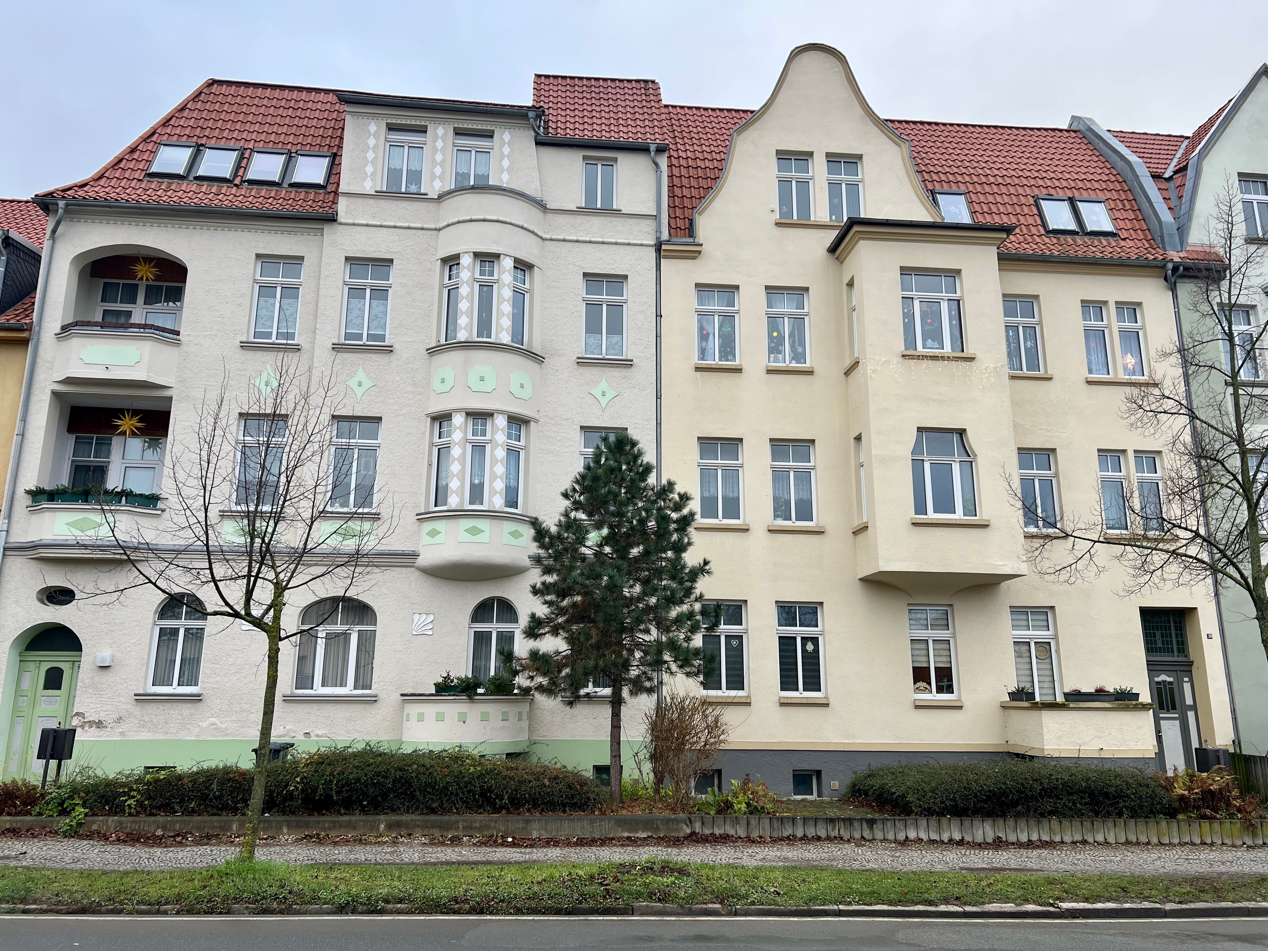 Mehrfamilienhaus zum Kauf 680.000 € 28 Zimmer 860 m²<br/>Wohnfläche 818 m²<br/>Grundstück 01.05.2025<br/>Verfügbarkeit Halberstadt Halberstadt 38820