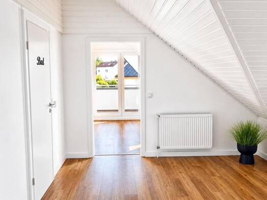 Wohnung zur Miete 1.190 € 1,5 Zimmer 107,4 m² frei ab sofort Rathausstraße 17 Somborn Freigericht 63579