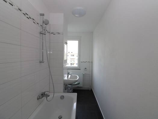 Wohnung zur Miete 389 € 3 Zimmer 57,4 m² 2. Geschoss Ziolkowskistraße 9 Freiberg Freiberg 09599