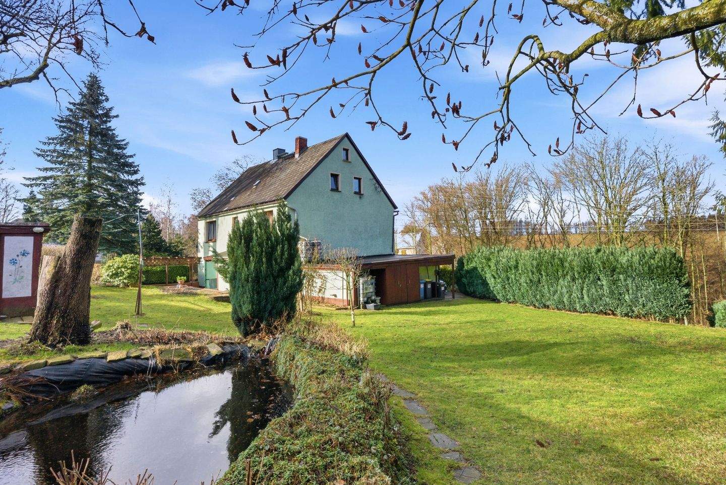 Immobilie in Brand-Erbisdorf - Historisches Einfamilienhaus mit großem Garten und viel Potenzial - Bild 1