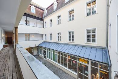 Wohnung zum Kauf 2 Zimmer 45 m² Dachgeschoss, 3. Geschoss Planungsbezirk 102 Straubing 94315