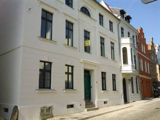 Terrassenwohnung zur Miete 637 € 3 Zimmer 72,8 m² EG frei ab 01.03.2026 Gleviner Straße 25 Güstrow 18273