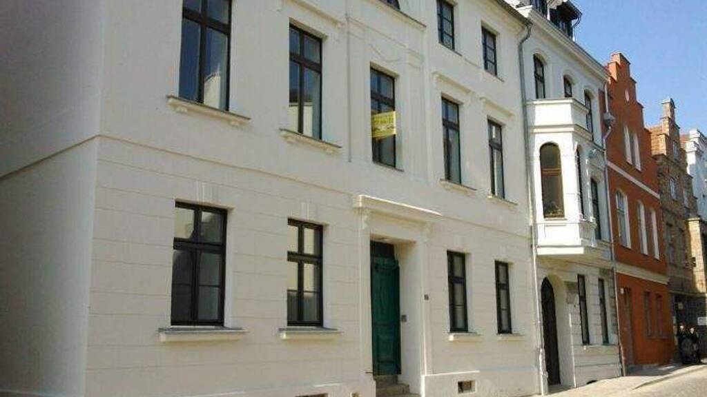 Terrassenwohnung zur Miete 637 € 2 Zimmer 72,8 m² EG frei ab 01.03.2026 Gleviner Straße 25 Güstrow 18273