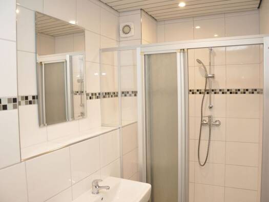 WG-Zimmer zur Miete 650 € 3,5 Zimmer 80 m² Geschoss 2/3 frei ab sofort Springe 31832