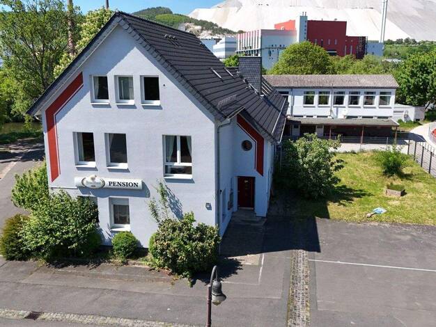 Hotel zum Kauf 365.000 € 8 Zimmer 84 m² Gastrofläche 1.468 m² Grundstück Heringen 36266