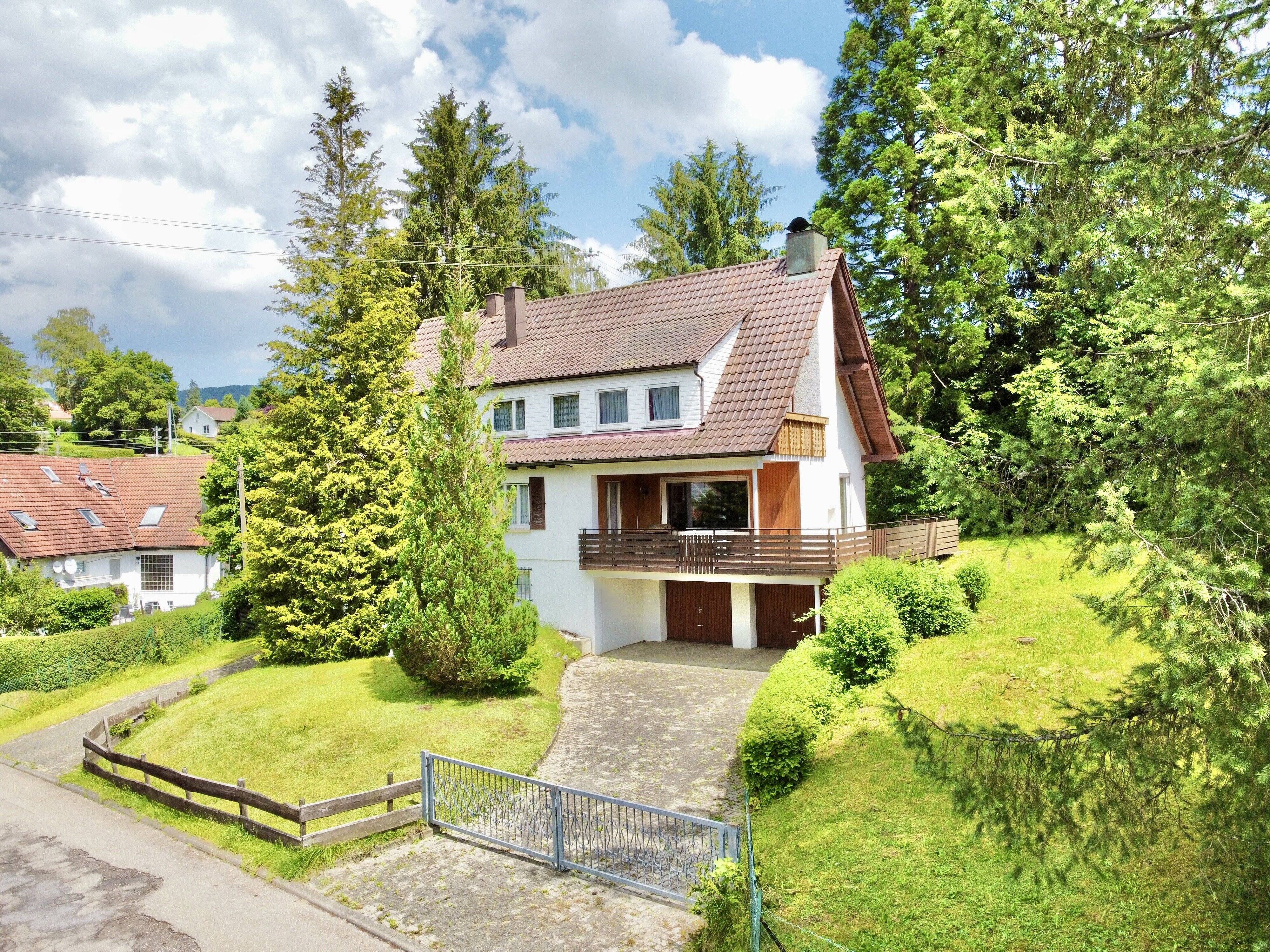 Einfamilienhaus zum Kauf 419.000 € 9 Zimmer 206 m²<br/>Wohnfläche 1.100 m²<br/>Grundstück Zillhausen Balingen 72336