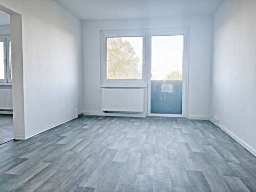 Wohnung zur Miete 309 € 2 Zimmer 47,2 m² 5. Geschoss Givorser Straße 16 Döbeln Döbeln 04720