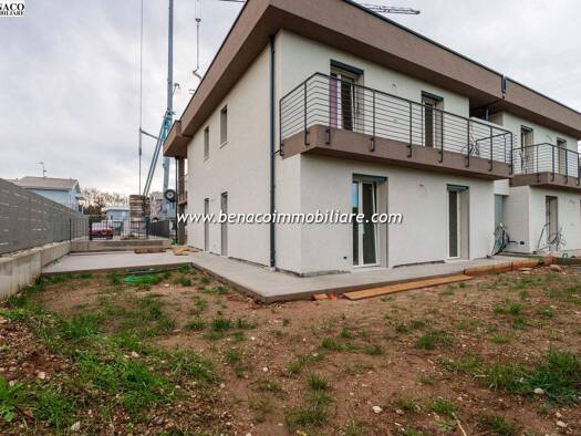 Studio zum Kauf 395.000 € 3 Zimmer 93 m² EG frei ab sofort Località Valdoneghe Costermano sul Garda 37010
