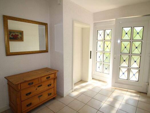 Mehrfamilienhaus zur Miete 1.800 € 6 Zimmer 185 m² 600 m² Grundstück frei ab sofort Vockenhausen Eppstein-Vockenhausen 65817