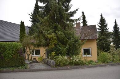 Haus zum Kauf provisionsfrei 300.000 € 6 Zimmer 180 m² 1.598 m² Grundstück Röttingen Röttingen 97285