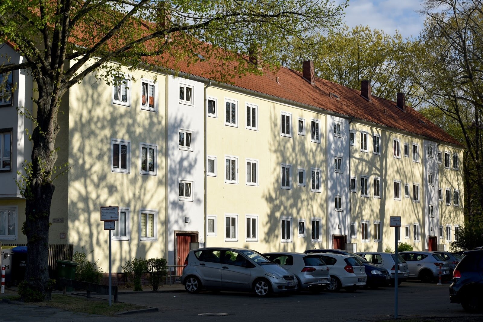 Wohnung zur Miete 374 € 3 Zimmer 52,3 m²<br/>Wohnfläche 1.<br/>Geschoss ab sofort<br/>Verfügbarkeit Saarstr. 34 Hohenstein Wolfsburg 38440