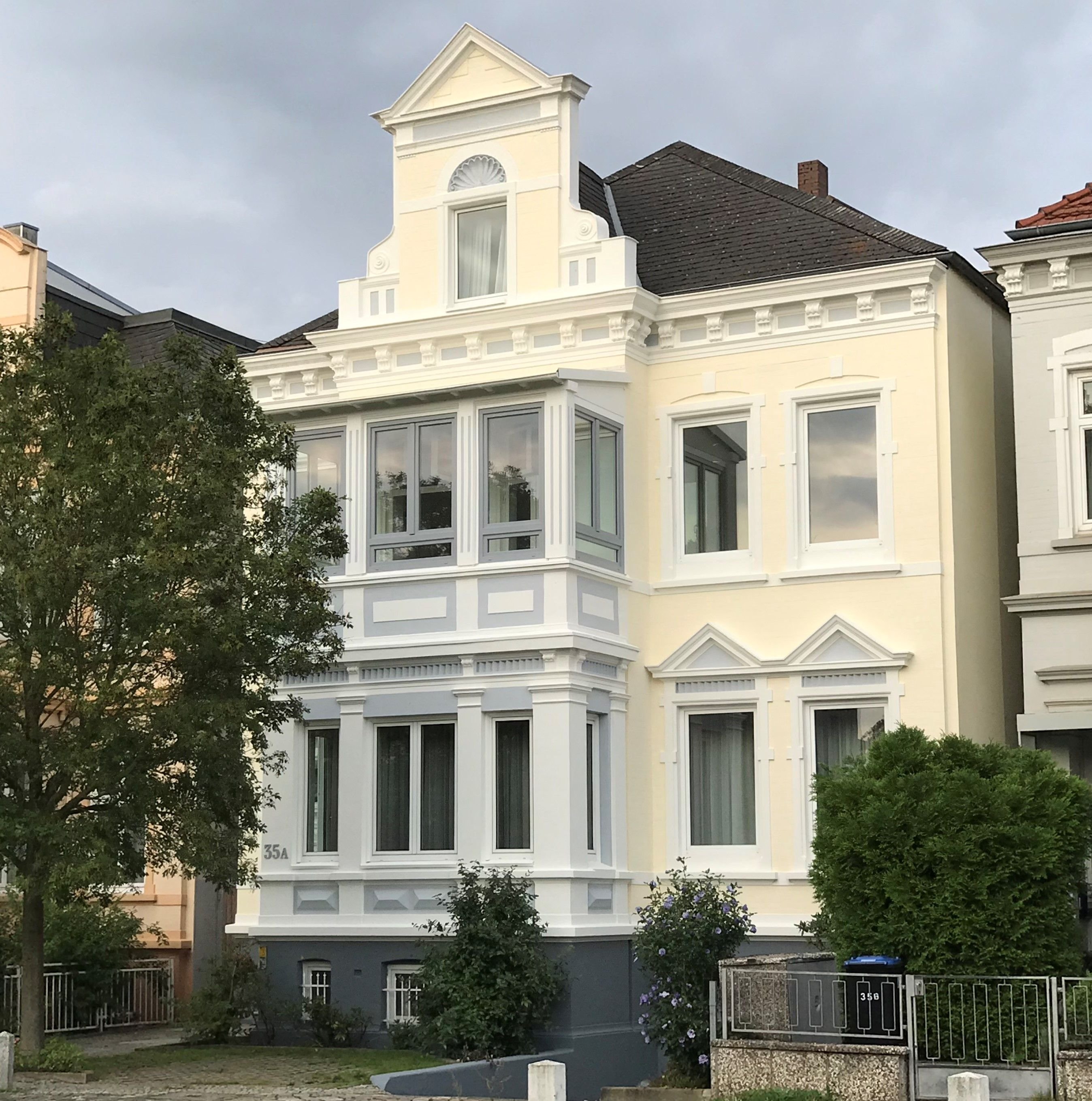 Wohnung zur Miete 1.440 € 5 Zimmer 130 m²<br/>Wohnfläche 1.<br/>Geschoss 01.01.2025<br/>Verfügbarkeit Hüxter- / Mühlentor / Gärtnergasse Lübeck 23560