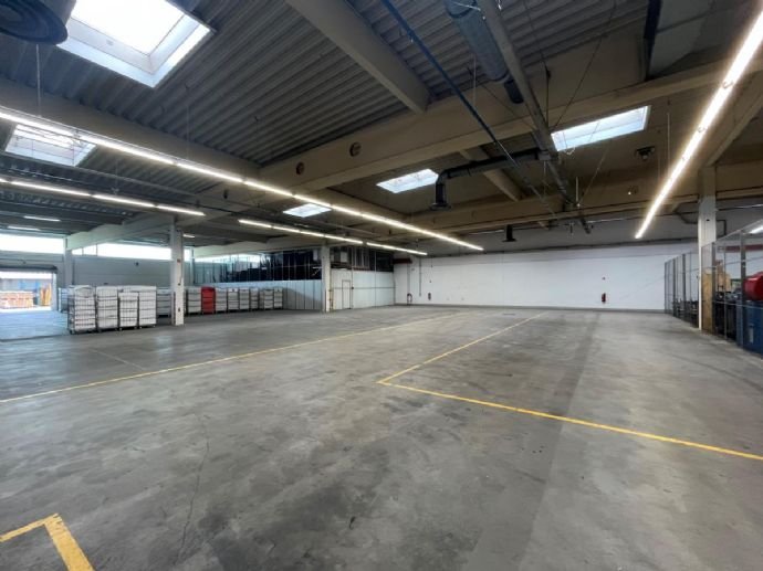 Lagerhalle zur Miete 5,50 € 725 m²<br/>Lagerfläche ab 725 m²<br/>Teilbarkeit Immigrath Langenfeld 40764