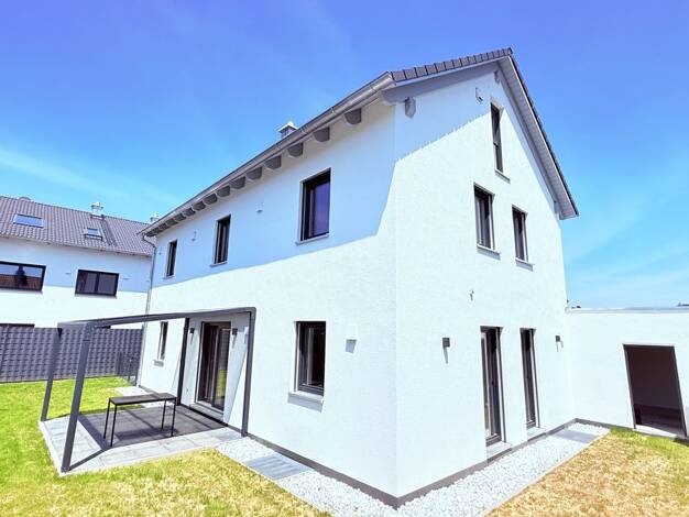 Einfamilienhaus zum Kauf provisionsfrei 799.000 € 6 Zimmer 168,1 m² 326 m² Grundstück Röntgenstraße 10b Töging Töging a.Inn 84513