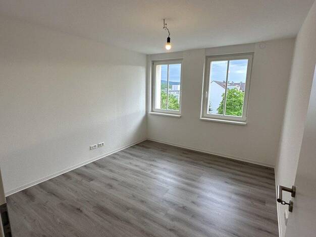 Wohnung zur Miete 1.600 € 8 Zimmer 150 m² 4. Geschoss frei ab 01.12.2026 Linnestraße 2 Weststadt Pforzheim 75172