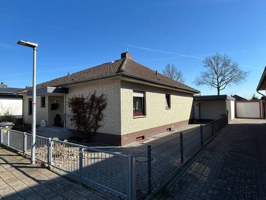 Einfamilienhaus zum Kauf 285.000 € 3 Zimmer 115 m² 812 m² Grundstück Nienburg 31582
