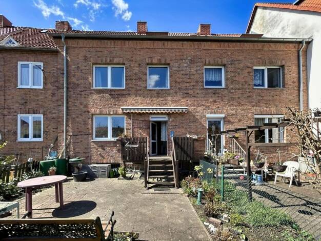 Reihenmittelhaus zum Kauf 229.000 € 5 Zimmer 105 m² 331 m² Grundstück frei ab sofort Frankenvorstadt Stralsund 18439