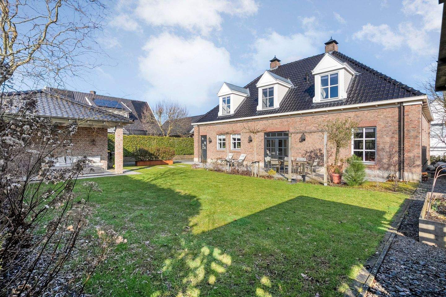 Immobilie in Uelsen - Wohnen mit Stil, Raum und Freiheit – auf einer wunderschönen Lage direkt hinter der niederländischen Grenze - Bild 1