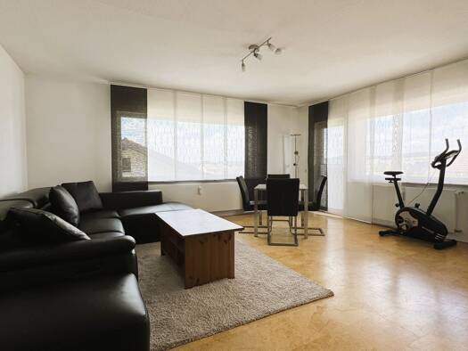 Wohnung zum Kauf 199.000 € 3 Zimmer 92 m² Geschoss 1/3 frei ab sofort Albshausen Solms 35606