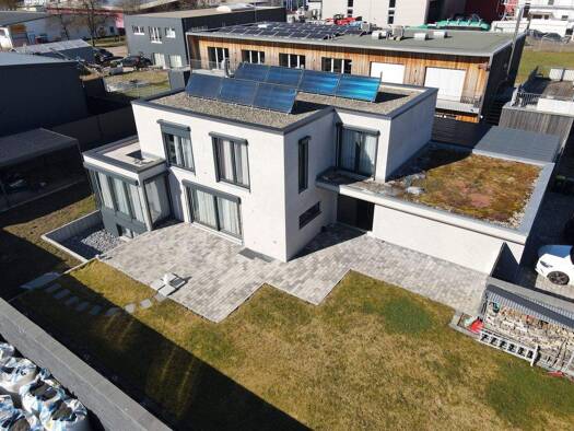 Einfamilienhaus zum Kauf 7,5 Zimmer 237 m² 2.035 m² Grundstück frei ab sofort Bad Dürrheim 78073