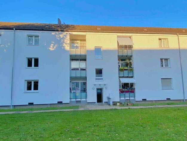 Wohnung zur Miete 819 € 4 Zimmer 80,5 m² 1. Geschoss frei ab 08.02.2027 Elisabeth-von-Thadden-Straße 11 Alkenrath Leverkusen 51377
